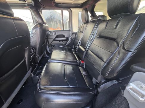 Used 2021 Jeep Wrangler Unlimited Sahara image 23