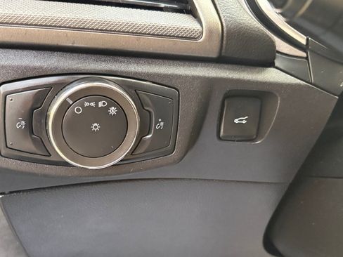 Used 2020 Ford Fusion SE image 41