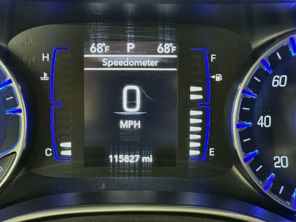 Used 2019 Chrysler Pacifica Touring Plus w/ S Appearance Package FWD image 10
