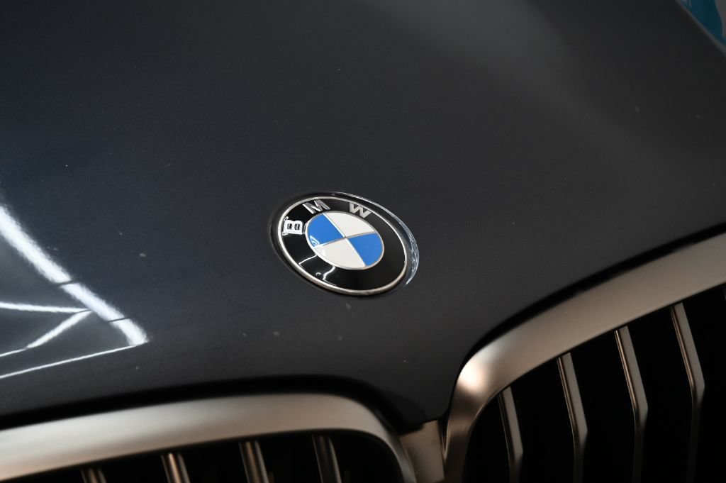 Used 2020 BMW X5 M50i w/ Premium Package AWD/4WD image 11
