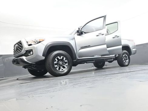 Used 2023 Toyota Tacoma TRD Off-Road w/ Black Out Package (TMS) AWD/4WD image 44