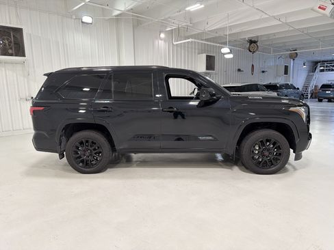 Used 2024 Toyota Sequoia Platinum AWD/4WD image 6