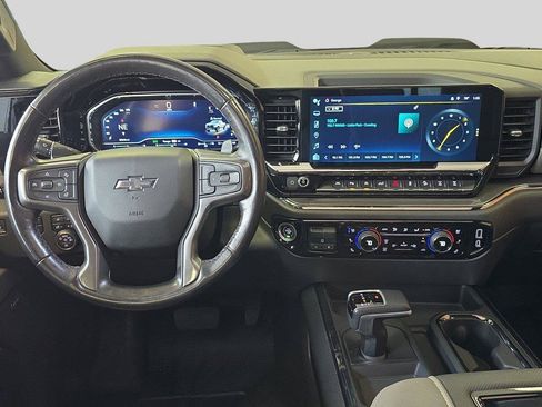 Used 2022 Chevrolet Silverado 1500 ZR2 w/ Technology Package AWD/4WD image 9