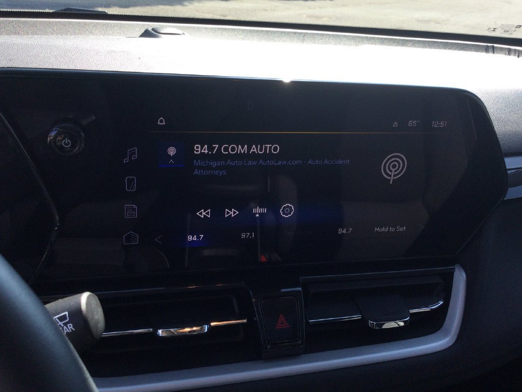 Used 2024 Chevrolet TrailBlazer LT w/ LT Cold Weather Package FWD image 19