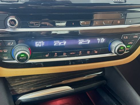 Used 2022 BMW 530i w/ Premium Package image 24