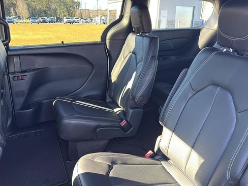 New 2026 Chrysler Pacifica Select w/ S Appearance Package FWD image 28