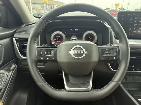 Used 2026 Nissan Rogue SL AWD/4WD image 14