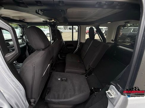 Used 2022 Jeep Wrangler Unlimited Sport image 31