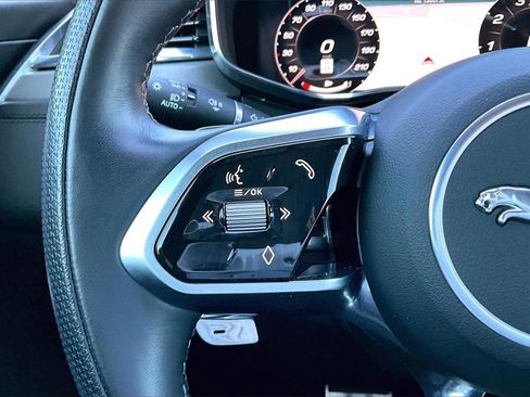 Used 2024 Jaguar F-PACE SVR image 20