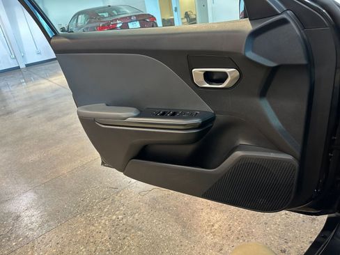 Used 2025 Kia K4 LXS image 18