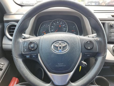 Used 2013 Toyota RAV4 LE FWD image 19
