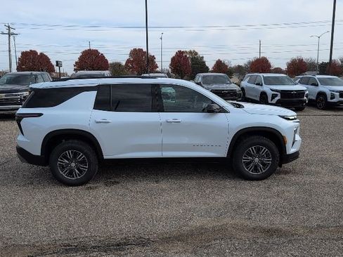 New 2026 Chevrolet Traverse LT w/ LPO, Floor Liner Package image 16