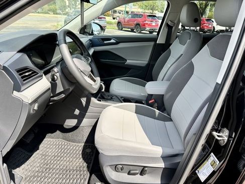 New 2024 Volkswagen Taos SE image 11