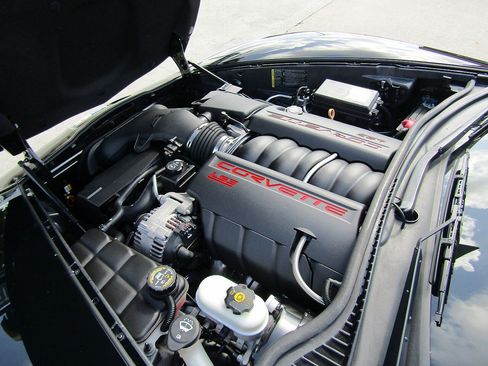 Used 2011 Chevrolet Corvette Grand Sport w/ Preferred Equipment Group RWD image 21