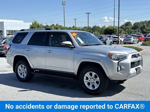 Used 2020 Toyota 4Runner SR5 Premium image 2