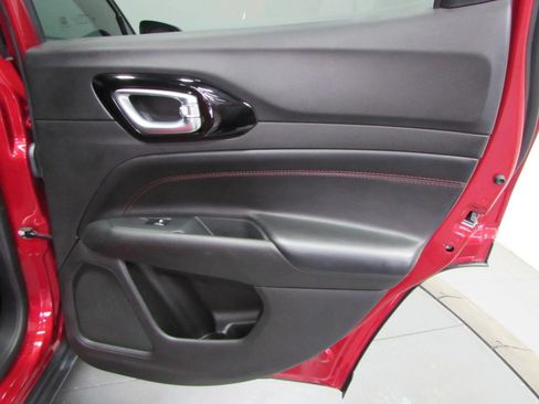 Used 2025 Jeep Compass Trailhawk AWD/4WD image 18