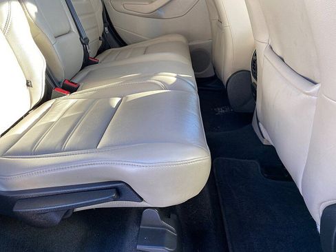 Used 2019 Ford Escape Titanium image 38