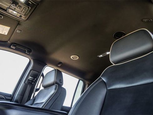 Used 2022 GMC Yukon XL SLT image 30