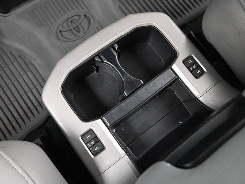 Used 2017 Toyota Sequoia Platinum AWD/4WD image 19