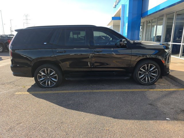 Used 2022 Cadillac Escalade Sport w/ Touring Package AWD/4WD image 2