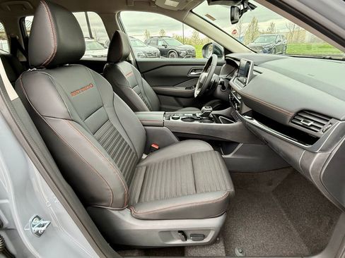 New 2026 Nissan Rogue SV AWD/4WD image 15