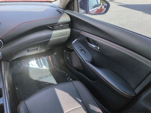 Used 2024 Nissan Sentra SR w/ SR Premium Package FWD image 19