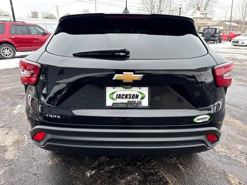 Used 2024 Chevrolet Trax LS image 4