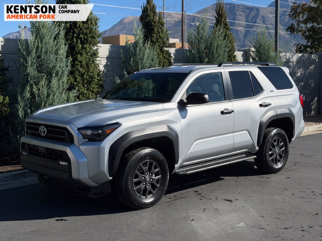 Used 2025 Toyota 4Runner SR5 AWD/4WD image 3