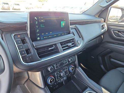 Used 2024 Chevrolet Tahoe Z71 w/ Luxury Package image 19