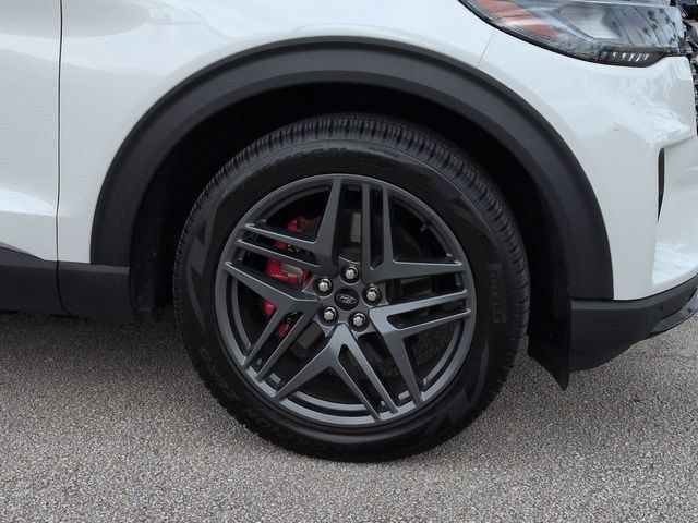 Certified 2025 Ford Explorer ST RWD image 11