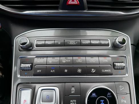Used 2023 Hyundai Santa Fe Limited AWD/4WD image 14