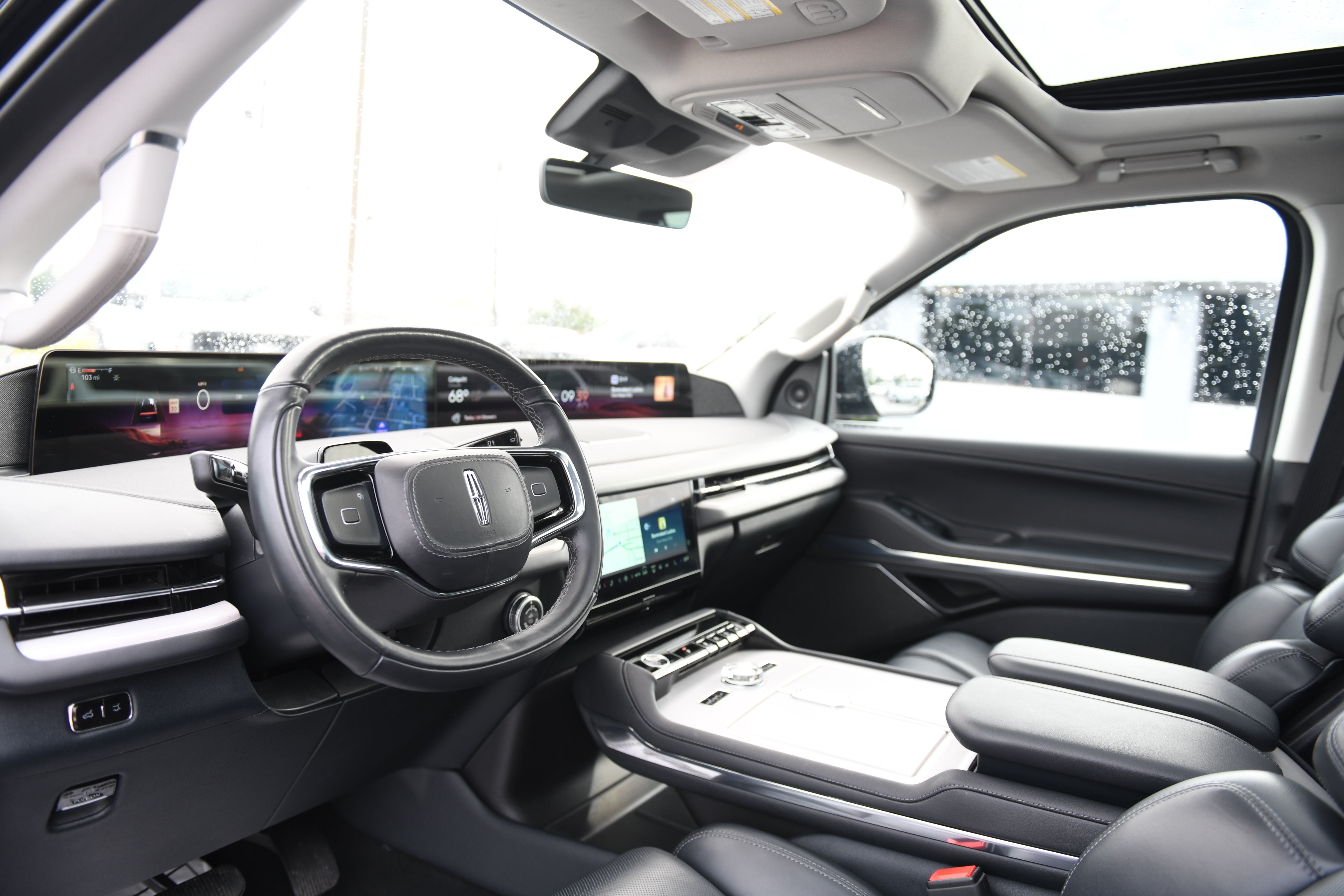 Used 2025 Lincoln Navigator Reserve AWD/4WD image 21