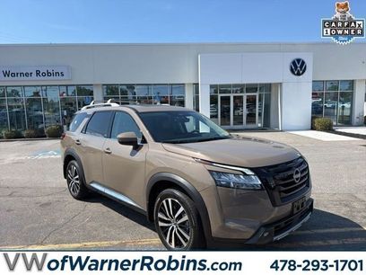 Used 2024 Nissan Pathfinder Platinum w/ Black Appearance Package