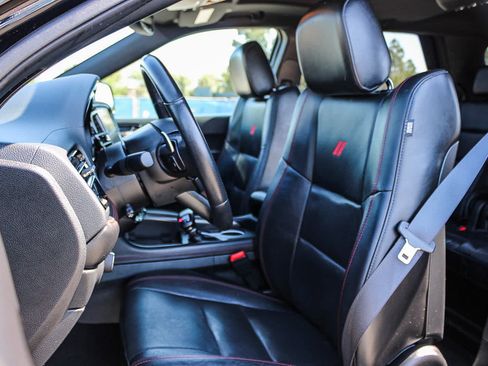 Used 2025 Dodge Durango GT AWD/4WD image 17