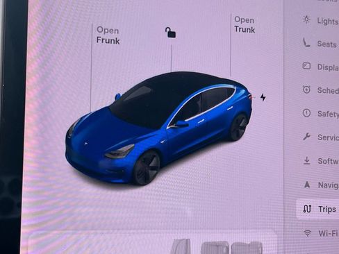 Used 2018 Tesla Model 3 Long Range RWD image 25