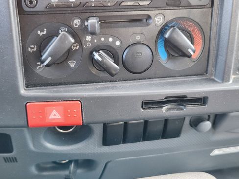 Used 2019 Isuzu NPR image 15