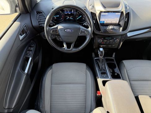 Used 2019 Ford Escape SE image 14