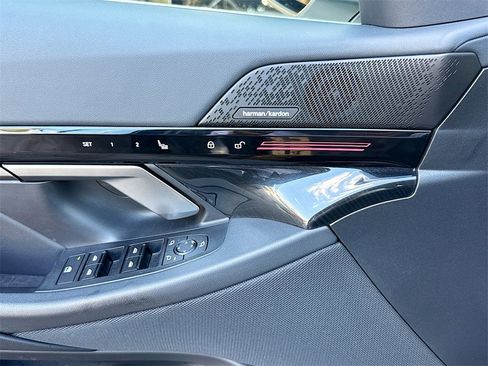 Used 2024 BMW 530i xDrive image 19