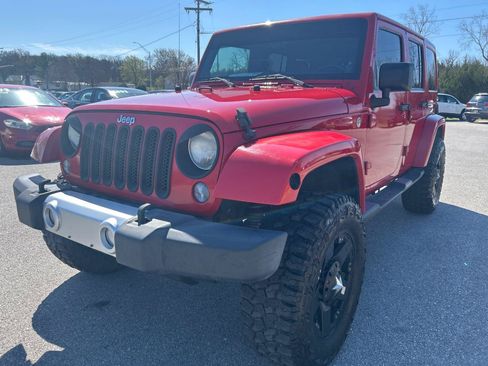 Used 2014 Jeep Wrangler Unlimited Sahara w/ Connectivity Group AWD/4WD image 1