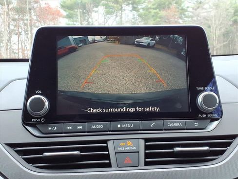 New 2025 Nissan Altima 2.5 SR image 13