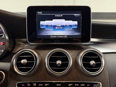 Used 2019 Mercedes-Benz GLC 300 GLC 300 image 30