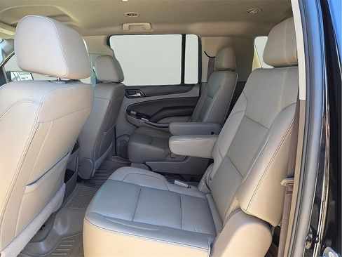 Used 2018 Chevrolet Suburban LT w/ Off-Road Package image 12