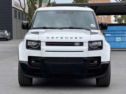 Used 2024 Land Rover Defender 130 X-Dynamic SE AWD/4WD image 9