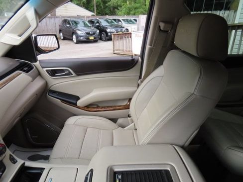 Used 2015 GMC Yukon Denali w/ Premium Package AWD/4WD image 29