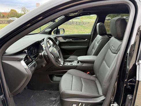 New 2025 Cadillac XT6 Premium Luxury image 13
