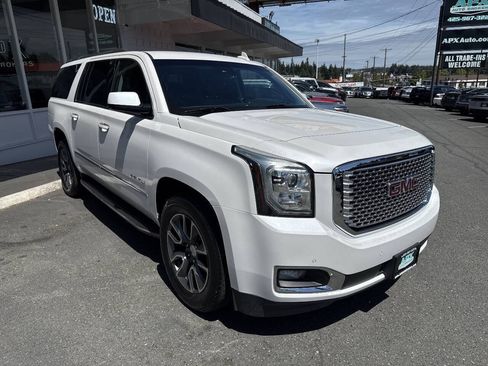 Used 2017 GMC Yukon XL Denali AWD/4WD image 9