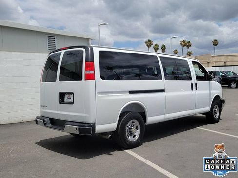 Used 2025 Chevrolet Express 3500 LT w/ LT Preferred Equipment Group RWD image 4