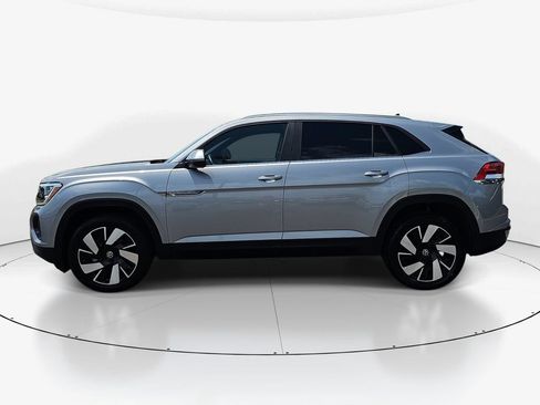 Used 2024 Volkswagen Atlas Cross Sport SE FWD image 10