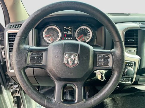 Used 2020 RAM 1500 Classic SLT AWD/4WD image 11