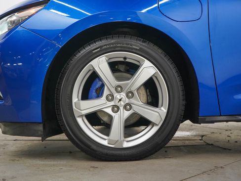 Used 2017 Chevrolet Volt LT w/ Comfort Package FWD image 22